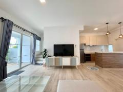 RM359 ให้เช่า ทาวน์โฮม อินดี้ 2 บางนา-รามคําแหง2 พร้อมเฟอร์ครบทั้งหลัง เฟสสวยหน้าสวน ตรงข้าม clubhouse-202506301808421751281722067.jpg