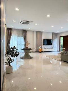 RM360 ให้เช่า บ้านเดี่ยว  The City Bangna ใกล้เมกาบางนา บ้านหลังใหญ่ติดสวนส่วนกลาง ตกแต่งเฟอร์ครบพร้อมเข้าอยู่-202506301826511751282811497.jpg