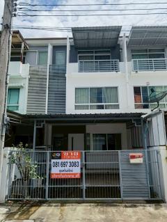 ขายทาวน์โฮม-3-ชั้น-บ้านใหม่-1-สภาพใหม่