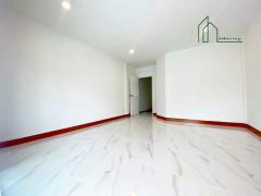 ทาวน์เฮาส์ 2 ชั้น หมู่บ้านมนวดี บางบัวทอง ถนนวัดลาดปลาดุก ถนนเมน ฟรีโอน-202507032213501751555630319.jpg