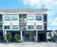 ทาวน์โฮม-3-ชั้น-บ้านพาทิโอ-วัชรพล-–-รา