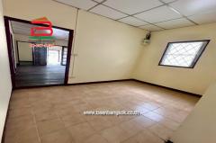บ้านเดี่ยว หมู่บ้าน พรธิสาร 4 เนื้อที่ 32 ตรว. ถนนรังสิต-นครนายก ตำบลคลองหก อำเภอคลองหลวง จังหวัดปทุมธานี-202507051716421751710602810.jpg