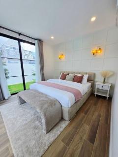 ** เปิดจองแล้ววันนี้** โครงการ Castle Hills เขาชีจรรย์ บ้านหรูสไตล์อังกฤษพร้อมสระว่ายน้ำส่วนตัว ริ่มต้น 12,900,000 บาท (PR:pang)-202507061617041751793424247.jpg