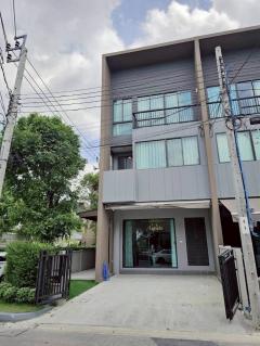 RM408 ให้เช่า ทาวน์โฮม บ้านกลางเมือง พระราม9-กรุงเทพกรีฑา  หลังมุม วิวสวน แต่งครบพร้อมอยู่  #บ้านใหม่ #ทำเลดีมาก #มีร้านสะดวกซื้อหน้าปากซอย-202507062244111751816651827.jpg