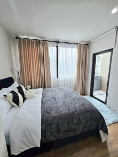 RM408 ให้เช่า ทาวน์โฮม บ้านกลางเมือง พระราม9-กรุงเทพกรีฑา  หลังมุม วิวสวน แต่งครบพร้อมอยู่  #บ้านใหม่ #ทำเลดีมาก #มีร้านสะดวกซื้อหน้าปากซอย-202507062244121751816652963.jpg