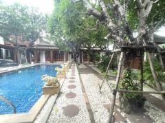 ขาย บ้านเดี่ยว สไตล์รีสอร์ท ซอยนวลจันทร์ 44 ขนาด 1544 ตรม. 386 ตร.วา ทำเลดี สาธารณูปโภคครบ ใกล้ห้างและตลาด แต่งครบ วัสดุไม้สักทอง-202507072119351751897975522.jpg