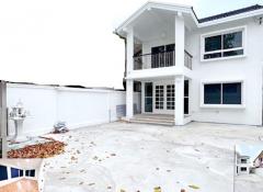 เปิดซิง โฮมออฟฟิศ ม.เกษตรศาสตร์ 2.5 กม.5แอร์ เดอะมอลล์งามวงศ์วาน 1.4กม. ชินเขต ให้เช่าบ้านเดี่ยว 2ชั้น จอดรถ6คัน 3-4นอน งามวงศ์วาน43-49 