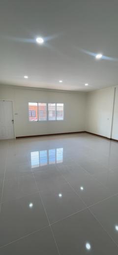 ทาวน์เฮ้าส์ ปากช่อง รีโนเวทใหม่ สวย พร้อมอยู่ ใกล้ถนนมิตรภาพ-202507081055451751946945721.jpg