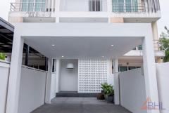 [SALE] Special Price Town Home 3-Story Location in Ratchadaphisek 36