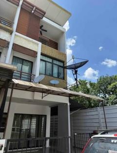 RM435 ให้เช่าทาวน์โฮม 3 ชั้นหลังมุม หมู่บ้านซิกเนเจอร์วัชรพล ติดเพลินนารี่ มอลล์