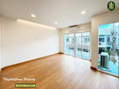 ขายทาวน์เฮ้าส์รีโนเวทใหม่ บ้าน 84 แมนชั่น ใกล้ MRTลาดพร้าว 71 วังทองหลาง-202507142142361752504156023.jpg