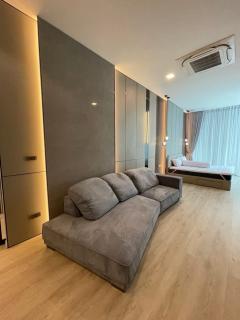 RM448 ให้เช่าบ้านเดี่ยว3ชั้น มีลิฟท์ส่วนตัว ตกแต่งพร้อมหิ้วกระเป๋าเข้าอยู่ โครงการบ้าน Vive2 กรุงเทพกรีฑา หลังโรงเรียน Wellington ทิศใต้-202507142343241752511404549.jpg