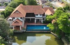 ขายบ้านหรูริมน้ำ สไตล์รีสอร์ท ลาดกระบัง-สุวรรณภูมิ บนพื้นที่ 2 ไร่ ใกล้มอเตอร์เวย์กรุงเทพ-ชลบุรี