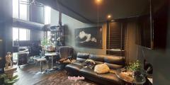 ขายคอนโด มือสอง ห้อง Duplex (ตกแต่งเกือบล้าน) (Blak mens style decoration) ขายขาดทุน ฟรีโอน ห้องมุม คอนโด ละติจูด ใกล้ม.เอแบค บางนา