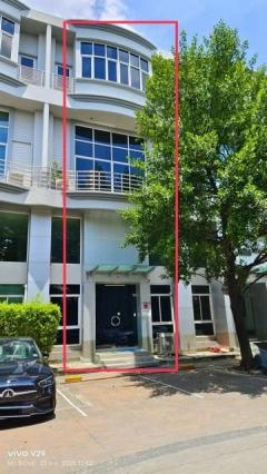 ให้เช่าพื้นที่ชั้น 2 พื้นที่ 102 ตรม. ทาวน์อินทาวน์ ลาดพร้าว 94 ใกล้เดอะซีน ทาวน์อินทาวน์