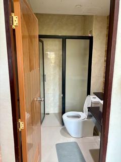 [ For Sale ] ขายด่วนคอนโดบางแสน เดอะรูม 2 ( The Room 2 condo ) ไม่ถึงล้าน แต่งครบ สภาพดี ใกล้ ม. บูรพา ถูกสุดในโครงการ -202507151634181752572058679.jpg