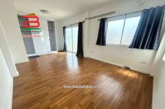 บ้านแฝด หมู่บ้าน เดอะไนน์ รังสิต คลอง 9 เนื้อที่ 36.8 ตรว. ใกล้วัดลานนา ถนนรังสิต-นครนายก ตำบลลำลูกกา อำเภอลำลูกกา จังหวัดปทุมธานี-202507161247411752644861291.jpg