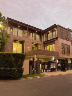 ขาย/ให้เช่า บ้านเดี่ยว 3 ชั้น พร้อมลิฟต์ หมู่บ้าน วนา เรสซิเดนซ์ พระราม 9-ศรีนครินทร์#LB283 – 001050-202507171223061752729786341.jpg