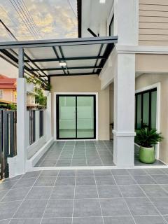 บ้านนนทบุรี  รองรับครอบครัวใหญ่ 5 ห้องนอน มีห้องชั้นล่าง  โครงการติดถนนใหญ่  ถนนวัดลาดปลาดุก-202507180103181752775398713.jpg