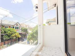 ขายบ้านเดี่ยว 2 ชั้นหลังมุม 54 ตรว. หมู่บ้าน อารียา ชบา นวลจันทร์ 56 รีโนเวทใหม่ สวยหลังใหญ่ ใกล้เลียบด่วน-202507181230091752816609803.jpg