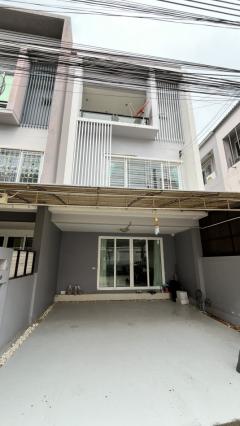 ให้เช่า ทาวน์โฮม M1203 ดิ เอ็กซ์คลูซีฟ พัฒนาการ 44 160 ตรม 20 ตรว