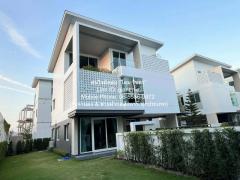 RENT บ้าน ให้เช่าบ้านเดี่ยวหรู 3 ชั้น เนอวานา แอบโซลูท กรุงเทพกรีฑา (Nirvana ABSOLUTE Krungthep Kreetha) 85 ตร.ว. 4 น 5 น้ำ 3 จอดรถ ราคา 250,000 บาท/เดือน 250000 BAHT 4BEDROOM5ห้องน้ำ ขนาด = 85 sq.wa ไม่ไกลจาก The Mall บางกะปิ สนั่นวงการ