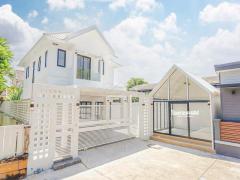ขายบ้านเดี่ยว 2 ชั้น 54 ตรว. อารียา ชบา นวลจันทร์ 56 หลังมุม รีโนเวทโทนขาว ใกล้เลียบด่วน