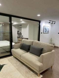 ขาย 4.39 ล้าน 73 ตรม. 2 นอน 2 น้ำ #ศรีธนา2 คอนโด ตกแต่งหรูหราสไตล์ #Modern Luxury #ซื้ออยู่เองหรือปล่อยเช่าได้-202507191447471752911267771.jpg