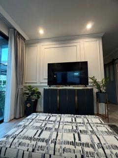 ขายบ้านเดี่ยว 2 ชั้น สราญสิริ รามคำแหง บ้านสวย ตกแต่งสไตล์โมเดิร์น พร้อมเข้าอยู่ -202507221102281753156948494.jpg