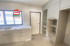 บ้านเดี่ยวพร้อมที่ดิน (รีโนเวททั้งหลัง) แจ้งวัฒนะ 28 แยก 2 [หลังเซ็นทรัลแจ้งวัฒนะ] เนื้อที่ 87.7 ตารางวา ตำบลบางตลาด อำเภอปากเกร็ด จังหวัดนนทบุรี-202507221355471753167347215.jpg