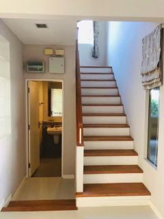RM481 ให้เช่าบ้านเดี่ยว 2 ชั้น หมู่บ้านมัณฑนา เลค วัชรพล มีความเป็นส่วนตัว ไม่มีบ้านฝั่งตรงข้าม เหมาะสำหรับอยู่อาศัย และการทำเป็นโฮมออฟฟิศ-202507222019311753190371287.jpg