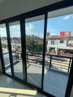 ขายบ้านเดี่ยว 4 ห้องนอน รีโนเวทใหม่ พร้อมอยู่ หมู่บ้านเดอะธารา รามอินทรา 109 (พระยาสุเรนทร์ 35)-202507231653381753264418758.jpg
