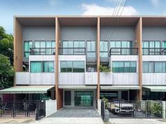 ขายทาวน์โฮม 3 ชั้น 18.1 ตรว. บ้านกลางเมือง พระราม 9-กรุงเทพกรีฑา (ตัดใหม่) ใกล้บิ๊กซี เคหะร่มเกล้า