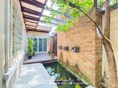 ทาวน์โฮมหรู (หลังริม ไซส์ใหญ่) หมู่บ้านเออร์เบิน สาทร (ขนาด 39 ตร.ว.) ติดถ.ราชพฤกษ์ บางจาก บางแวก ภาษีเจริญ ใกล้สาทรเพียง 8 กม. :  URBAN SATHORN -202507241318351753337915065.jpg