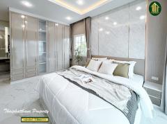 ขายบ้านหรูสไตล์โมเดิร์นอังกฤษ หมู่บ้านโกลเด้น นีโอ สาทร ทำเลดีที่สุดของฝั่งธน พร้อมบิ้วท์อินสวยหรู-202507241517511753345071555.jpg
