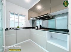ขายบ้านหรูสไตล์โมเดิร์นอังกฤษ หมู่บ้านโกลเด้น นีโอ สาทร ทำเลดีที่สุดของฝั่งธน พร้อมบิ้วท์อินสวยหรู-202507241517531753345073277.jpg