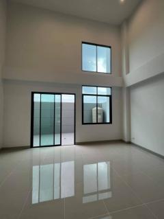 RM484 ให้เช่า ทาวน์โฮม 3.5 ชั้น บ้านหลังมุม Premium Place พหลโยธิน-รามอินทรา สามารถทำออฟฟิศจดทะเบียนได้-202507251356551753426615108.jpg