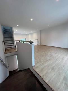 RM484 ให้เช่า ทาวน์โฮม 3.5 ชั้น บ้านหลังมุม Premium Place พหลโยธิน-รามอินทรา สามารถทำออฟฟิศจดทะเบียนได้-202507251356551753426615645.jpg