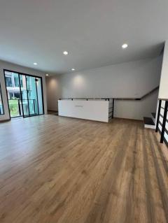 RM484 ให้เช่า ทาวน์โฮม 3.5 ชั้น บ้านหลังมุม Premium Place พหลโยธิน-รามอินทรา สามารถทำออฟฟิศจดทะเบียนได้-202507251356571753426617272.jpg