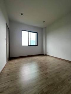 RM484 ให้เช่า ทาวน์โฮม 3.5 ชั้น บ้านหลังมุม Premium Place พหลโยธิน-รามอินทรา สามารถทำออฟฟิศจดทะเบียนได้-202507251356571753426617806.jpg