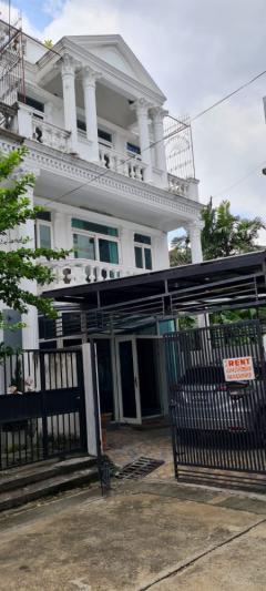 ให้เช่าบ้านเดี่ยว 3 ชั้น พร้อมดาดฟ้า (Terrace) ขนาด 350 ตร.ม. ใกล้ซอยพัฒนาเวท 12 ใกล้BTS สถานี พระโขนง กรุงเทพฯ