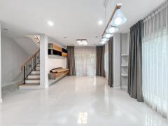 ขายบ้านเดี่ยวมือสอง โครงการ เดอะซิตี้ บางใหญ่ (The City Bangyai) เนื้อที่กว้าง 52.5 ตร.ว. พื้นที่ใช้สอย 185.92 ตร.ม. พื้นที่กว้าง พร้อมเข้าอยู่ บนทำเลเดินทางสะดวก ใกล้เซ็นทรัลเวสต์เกต และรถไฟฟ้าสายสีม่วงสถานีคลองบางไผ่ และทางด่วนศรีรัช-202507292247471753804067838.jpg