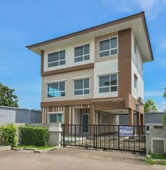 ขายบ้านเดี่ยวมือสองนนทบุรี โครงการ คาซ่าพรีเมี่ยม ราชพฤกษ์-พระราม 5 (Casa Premium Ratchaphruek-Rama 5) บ้านเดี่ยวหลังมุม 3 ชั้น แบรนด์ Q.House เนื้อที่ 59.8 ตร.ว. ใกล้เซ็นทรัลเวสต์เกต และรถไฟฟ้าสถานีบางพลู