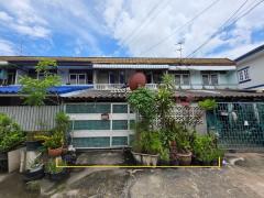 ขาย ทาวน์เฮ้าส์ 2 ชั้น 21 ตร.ว. ม.นครหลวงนิเวศน์ ซอยลาดปลาเค้า 4 ทำเลดีมาก ราคาดี 