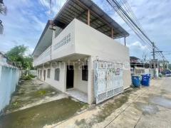 P1 อพาร์ทเม้นท์ ด่านสำโรง 38/10 สุขุมวิท 113 สมุทรปราการ
