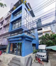 อาคารออฟฟิศ5 ชั้น ห้องมุม  290ตร.ม. สุขุมวิท91-99 โลตัสอ่อนนุช  70ม.ถึง บางจาก กระจกทั้งหลัง  ติด7-11 5ก้าว  เซ็นทรัล 3.2 กม. BTSพระโขนง  