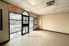 ทาวน์เฮาส์ หมู่บ้าน วังวราเวศน์ 3 เนื้อที่ 24.9 ตรว. ซอยรามอินทรา 14 แยก 5 ถนนรามอินทรา แขวงจรเขบัว เขตบางกะปิ กรุงเทพมหานคร-202507311407131753945633113.jpg