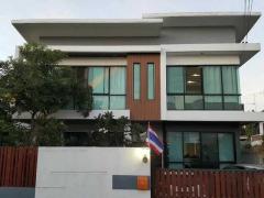 ให้เช่าบ้านเดี่ยว 2 ชั้น ขนาด 5ห้องนอน โชคชัย 4 ซอย32 พร้อมเฟอร์นิเจอร์  ให้เช่าบ้านเดี่ยว-2-ชั้น-ขนาด-5ห้องนอ