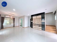 บ้านแฝด 2 ชั้น ภัทรีดา วิลล่า ปทุมธานี 2 ขนาด 37.5 ตร.ว. ซอยวัดหนองปรง (ซ.วัดไพร่ฟ้า) ตกแต่งพร้อมเข้าอยู่-202508021330431754116243905.jpg