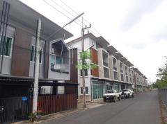 ขายด่วน ทาวน์โฮม 2 ชั้น หมู่บ้านอภิไพบูลย์ทรัพย์ @สนามบินหาดใหญ่ เนื้อที่ 23.30 ตร.ว แปลงริม ทำเลทอง ใกล้สนามบินหาดใหญ่ พร้อมอยู่